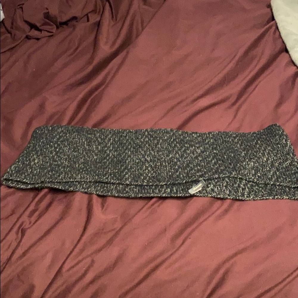 Roots Infinity Scarf - Picture 3 of 3